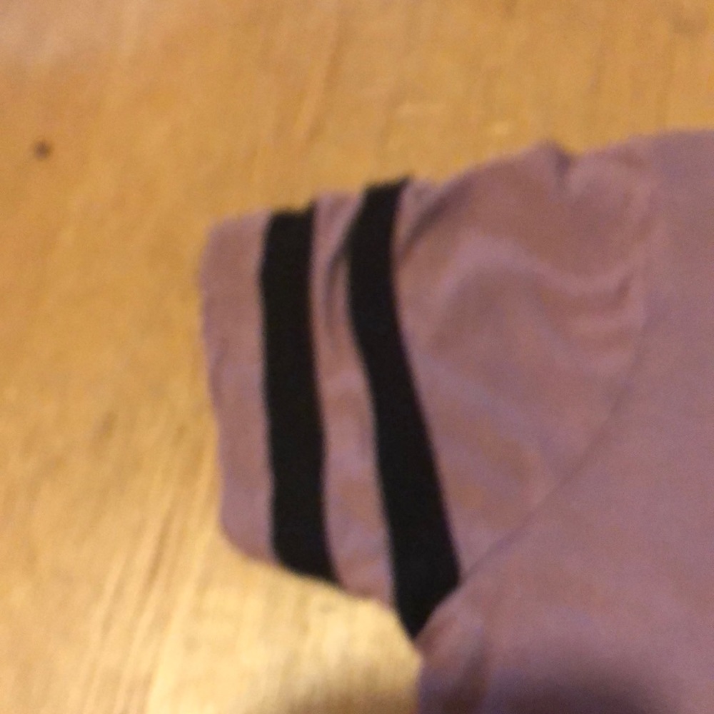 pink/purple white black crop top - Picture 2 of 3